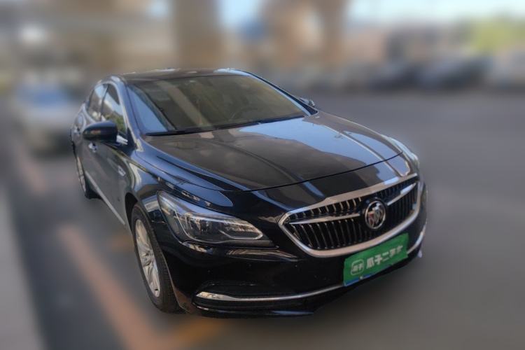 Used Buick LaCrosse 2018 20T Elite Edition Front Right 45 Deg