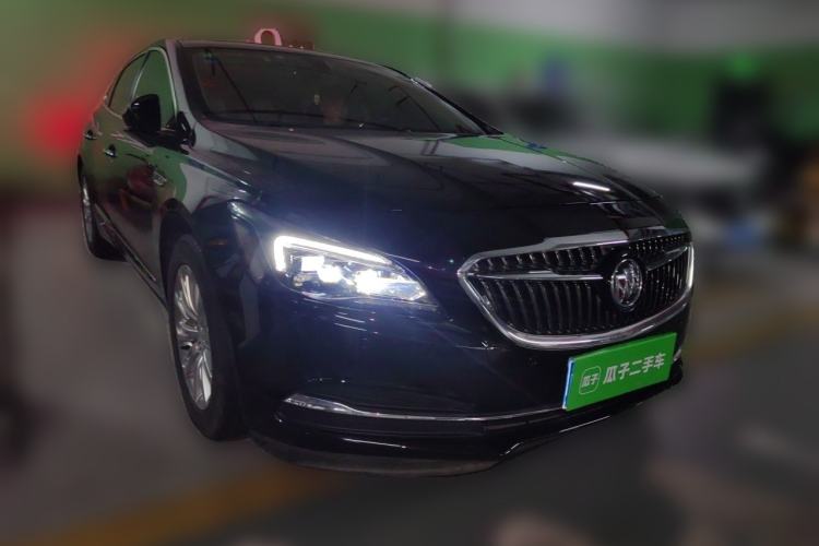 Used Buick LaCrosse 2018 30H Luxury Edition Front Right 45 Deg