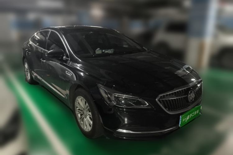 Used Buick LaCrosse 2018 20T Elite Edition Front Right 45 Deg