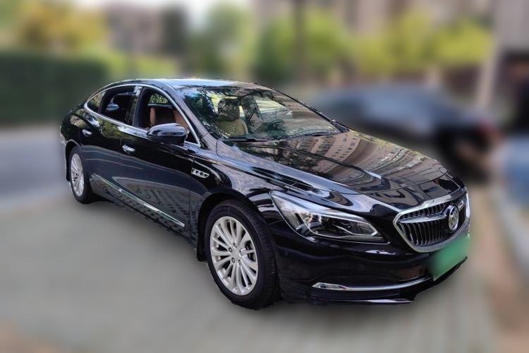 Used Buick LaCrosse 2018 28T Elite Edition Front Right 45 Deg