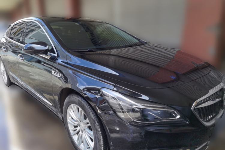 Used Buick LaCrosse 2018 20T Elite Edition Front Right 45 Deg