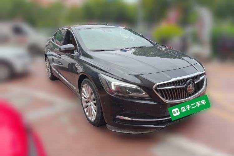 Used Buick LaCrosse 2018 28T Luxury Model Front Right 45 Deg
