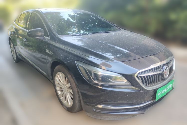 Used Buick LaCrosse 2018 28T Elite Edition Front Right 45 Deg