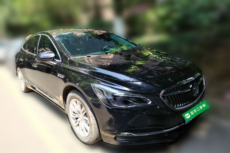 Used Buick LaCrosse 2018 20T Elite Edition Front Right 45 Deg