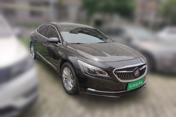 Used Buick LaCrosse 2018 20T Luxury Model Front Right 45 Deg