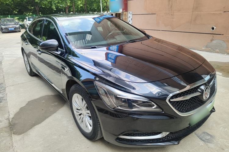 Used Buick LaCrosse 2018 20T Elite Edition Front Right 45 Deg