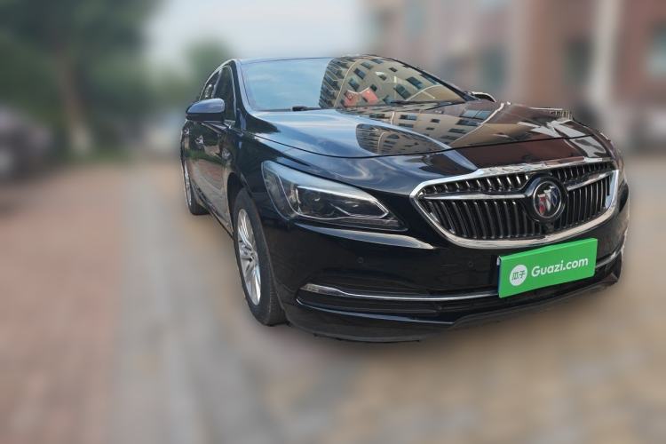 Used Buick LaCrosse 2018 20T Luxury Model Front Right 45 Deg