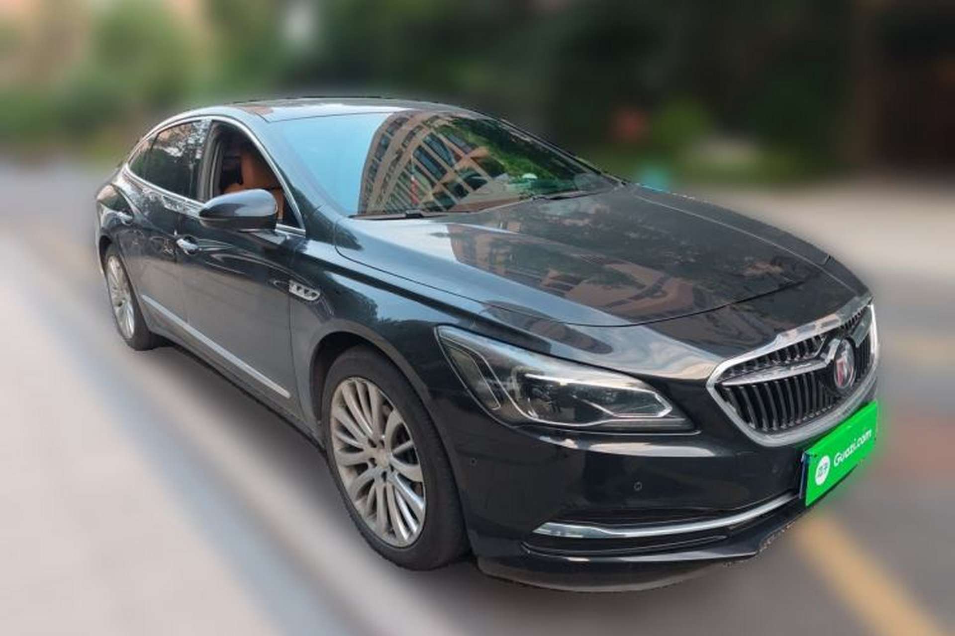 Used Buick LaCrosse 2018 28T Luxury Model Front Right 45 Deg