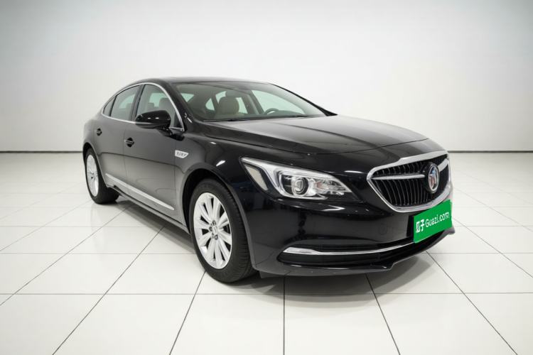 Used Buick LaCrosse 2018 20T Elite Edition Front Right 45 Deg