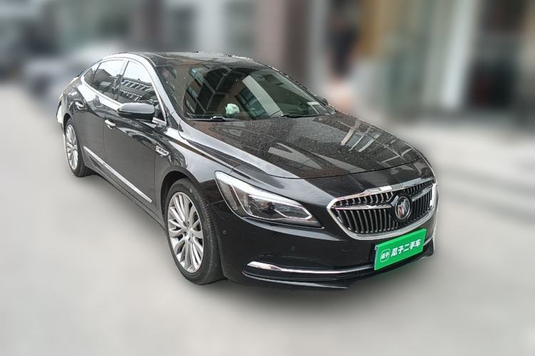 Used Buick LaCrosse 2018 28T Luxury Model Front Right 45 Deg