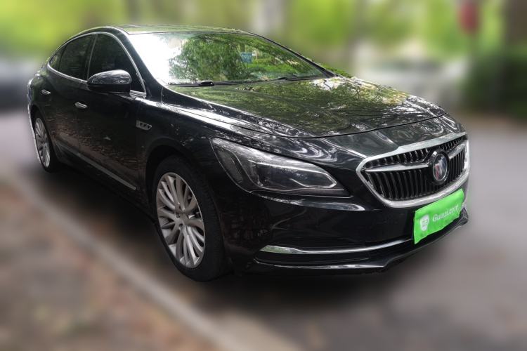 Used Buick LaCrosse 2018 28T Luxury Model Front Right 45 Deg