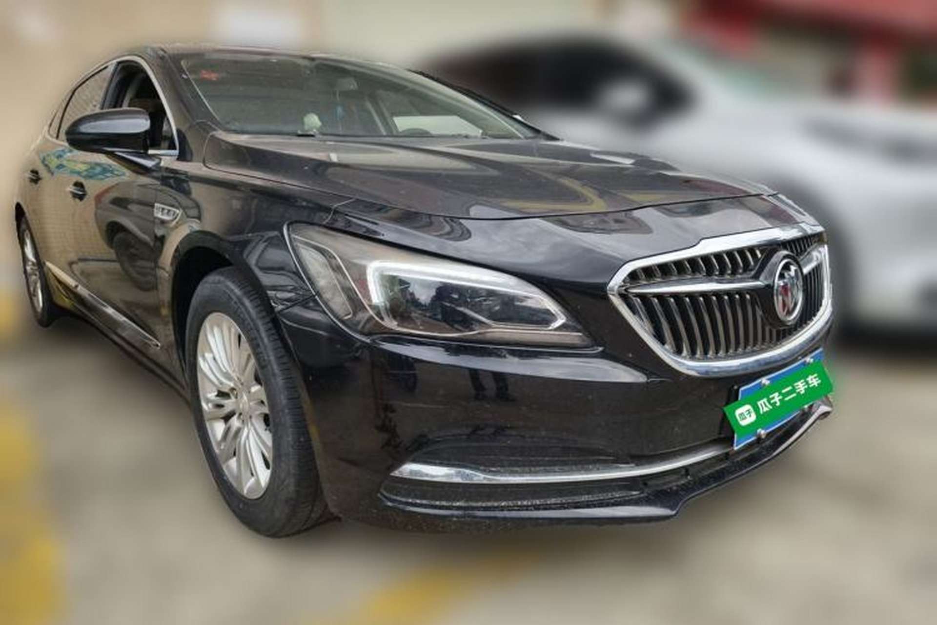 Used Buick LaCrosse 2018 20T Elite Edition Front Right 45 Deg