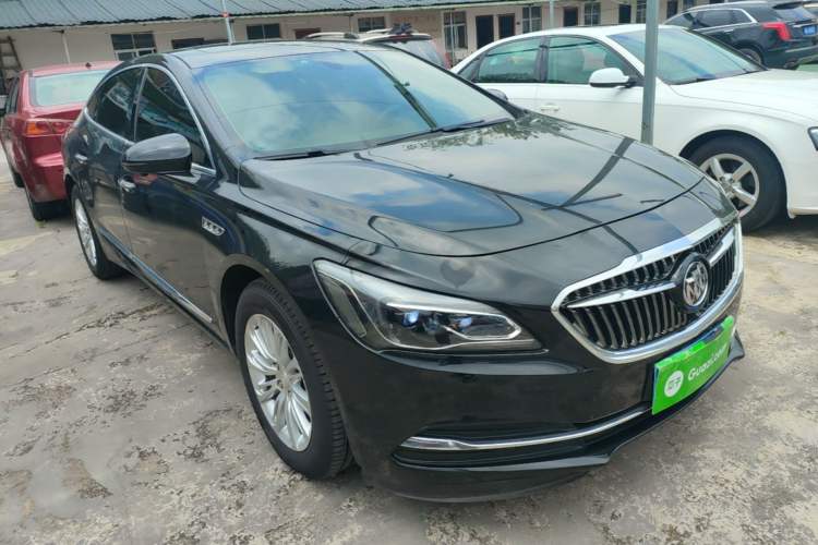 Used Buick LaCrosse 2018 30H Elite Edition Front Right 45 Deg