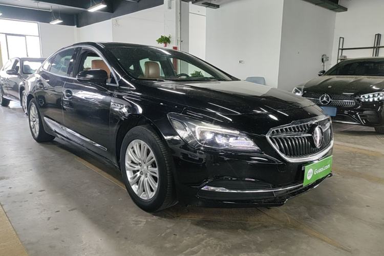 Used Buick LaCrosse 2018 20T Luxury Model Front Right 45 Deg