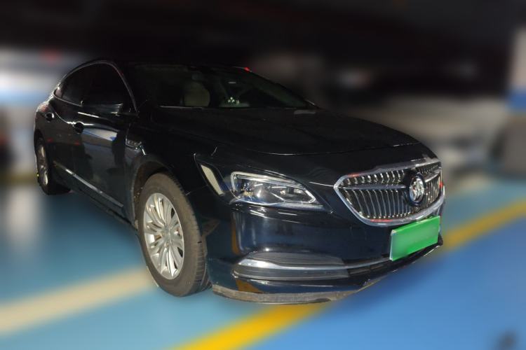 Used Buick LaCrosse 2018 30H Elite Edition Front Right 45 Deg