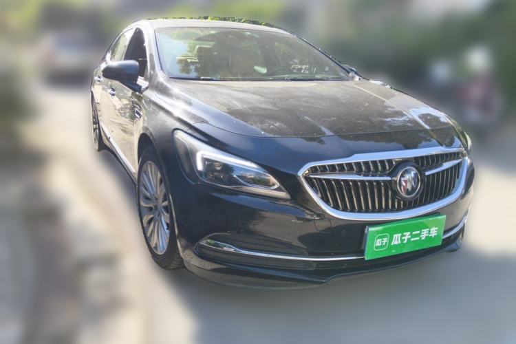 Used Buick LaCrosse 2018 28T Luxury Model Front Right 45 Deg