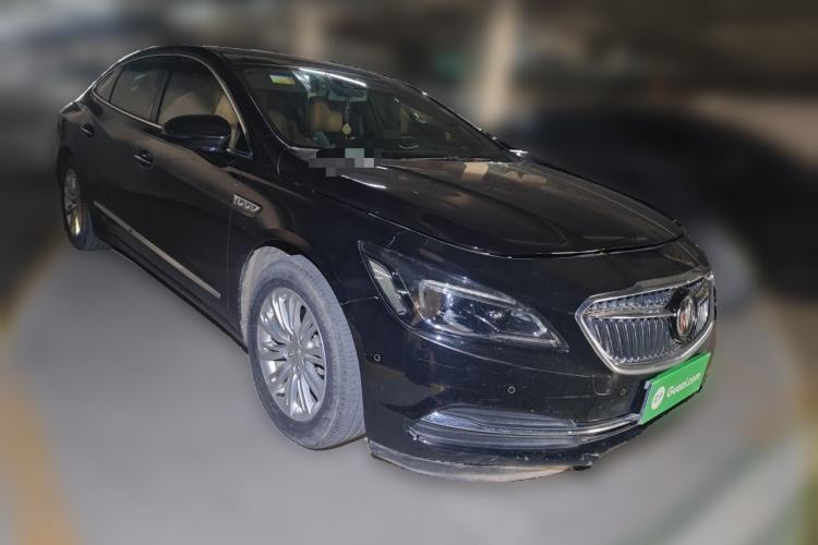 Used Buick LaCrosse 2018 20T Luxury Model Front Right 45 Deg