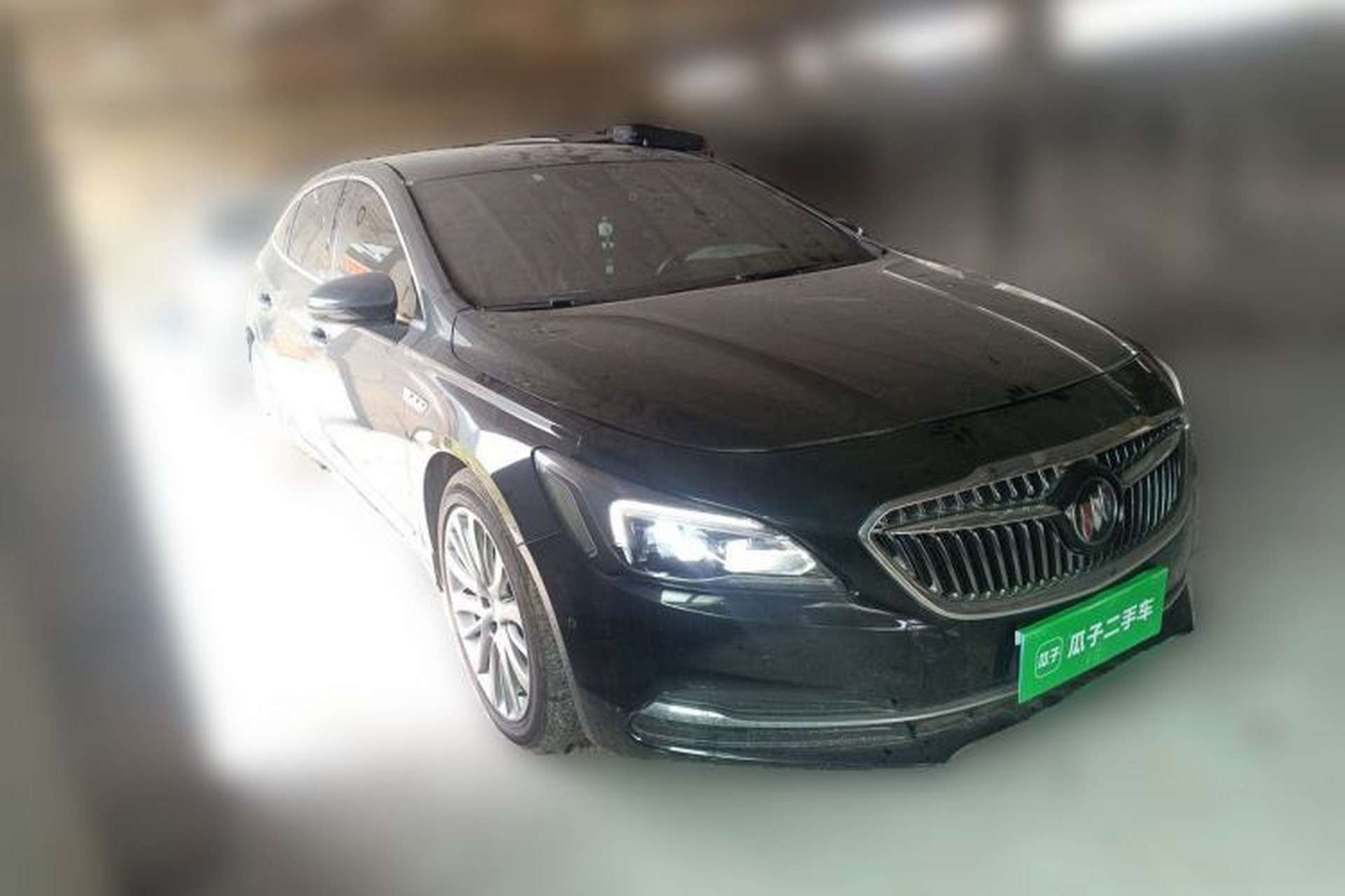 Used Buick LaCrosse 2018 28T Luxury Model Front Right 45 Deg