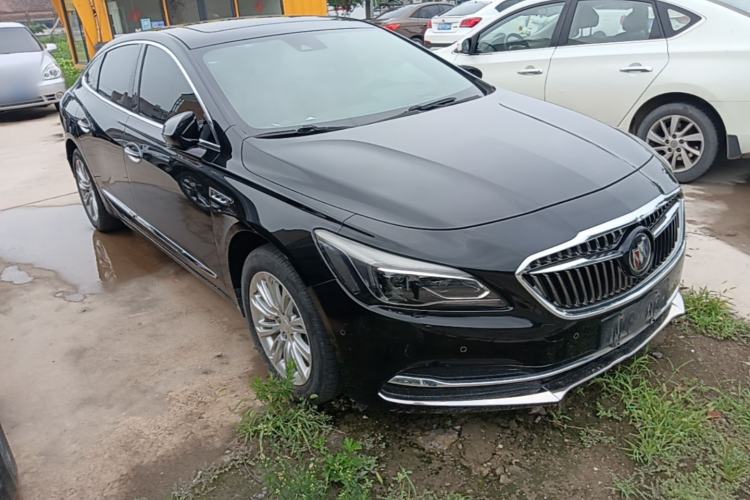 Used Buick LaCrosse 2018 20T Luxury Model Front Right 45 Deg
