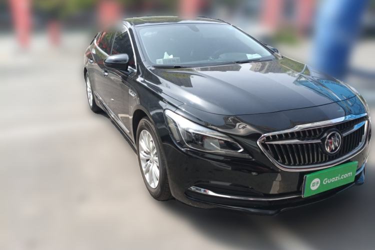 Used Buick LaCrosse 2018 20T Elite Edition Front Right 45 Deg