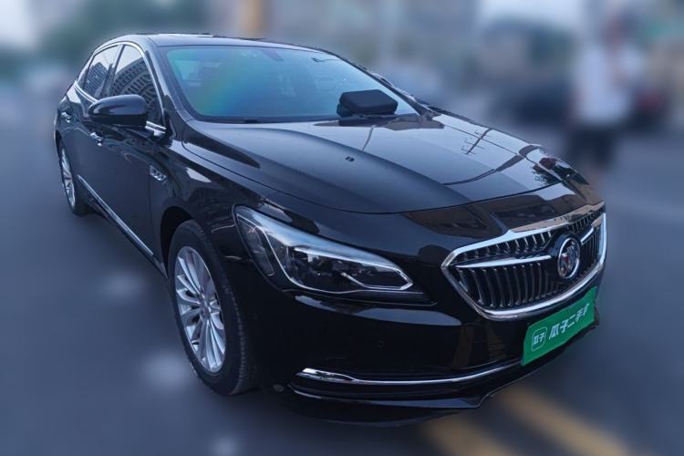 Used Buick LaCrosse 2018 28T Elite Edition Front Right 45 Deg