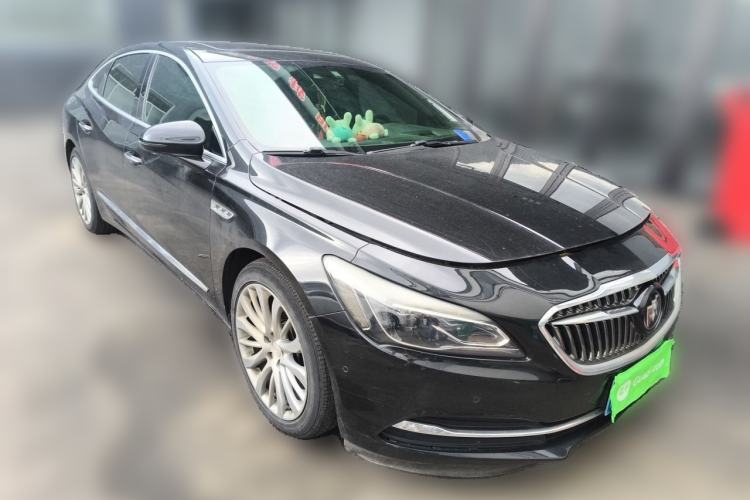 Used Buick LaCrosse 2018 28T Luxury Model Front Right 45 Deg