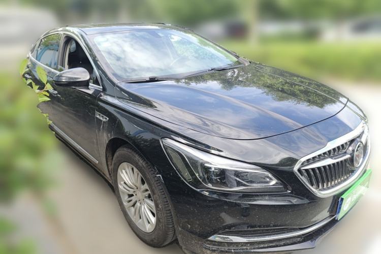 Used Buick LaCrosse 2018 20T Elite Edition Front Right 45 Deg
