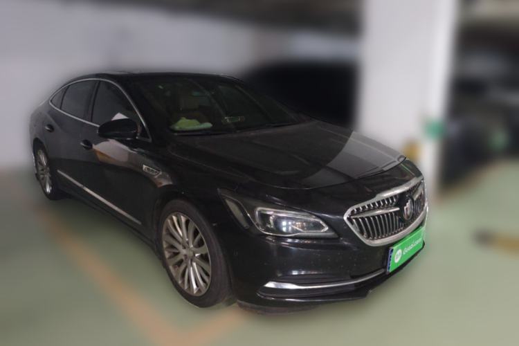 Used Buick LaCrosse 2018 28T Luxury Model Front Right 45 Deg