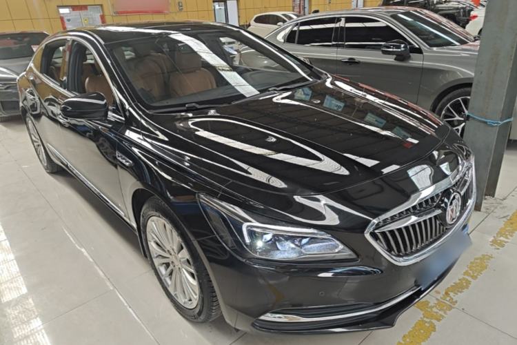 Used Buick LaCrosse 2018 28T Elite Edition Front Right 45 Deg