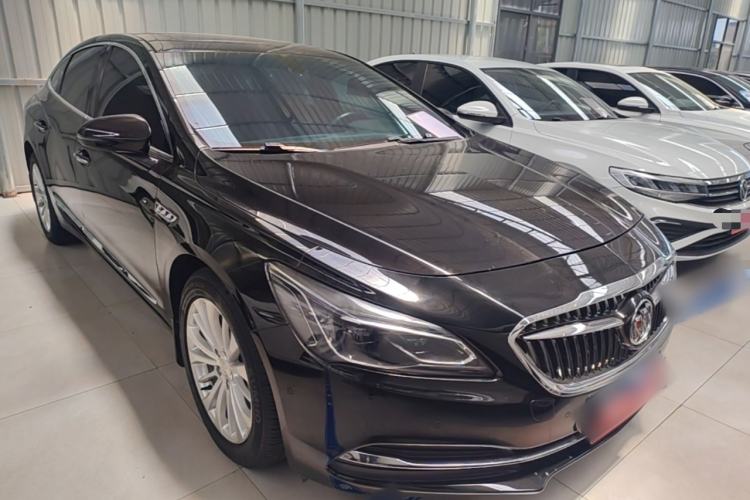 Used Buick LaCrosse 2018 28T Elite Edition Front Right 45 Deg