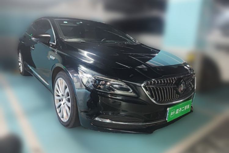 Used Buick LaCrosse 2018 28T Luxury Model Front Right 45 Deg