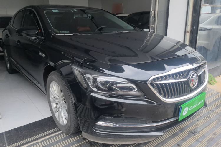 Used Buick LaCrosse 2018 20T Elite Edition Front Right 45 Deg
