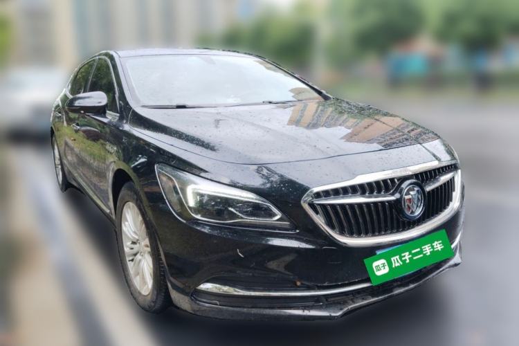 Used Buick LaCrosse 2018 30H Elite Edition Front Right 45 Deg
