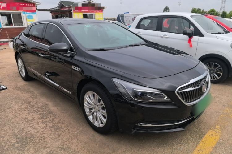 Used Buick LaCrosse 2018 20T Elite Edition Front Right 45 Deg