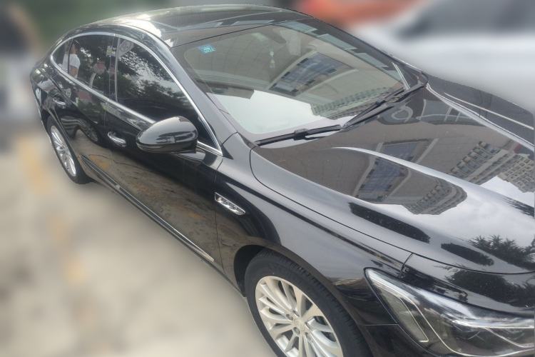 Used Buick LaCrosse 2018 28T Elite Edition Front Right 45 Deg