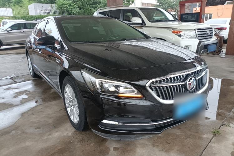 Used Buick LaCrosse 2018 20T Elite Edition Front Right 45 Deg