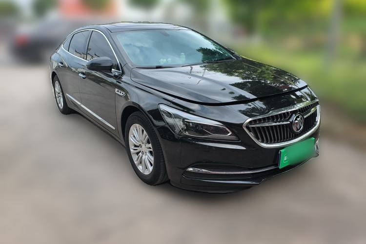 Used Buick LaCrosse 2018 20T Luxury Model Front Right 45 Deg