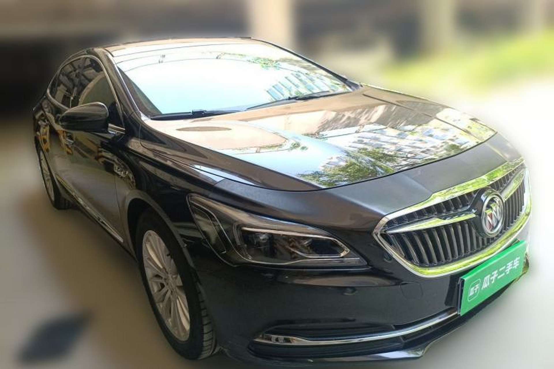 Used Buick LaCrosse 2018 28T Elite Edition Front Right 45 Deg
