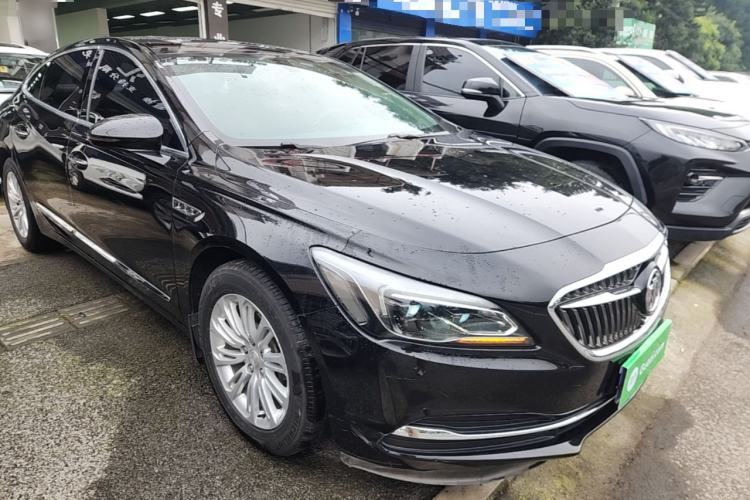Used Buick LaCrosse 2018 20T Elite Edition Front Right 45 Deg
