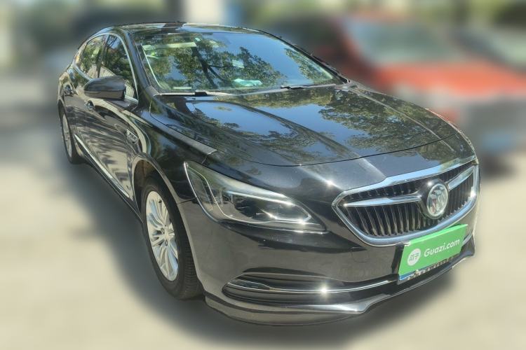 Used Buick LaCrosse 2018 20T Elite Edition Front Right 45 Deg