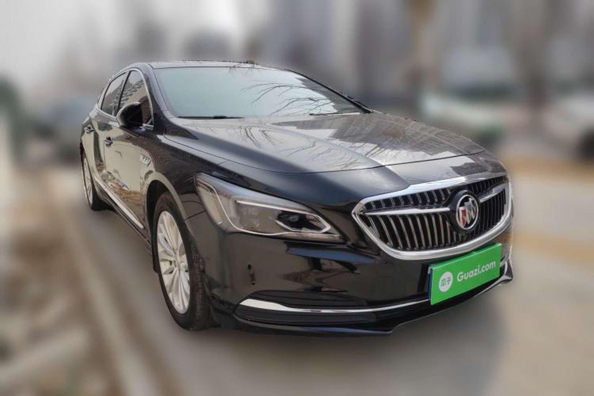 Used Buick LaCrosse 2018 28T Elite Edition Front Right 45 Deg