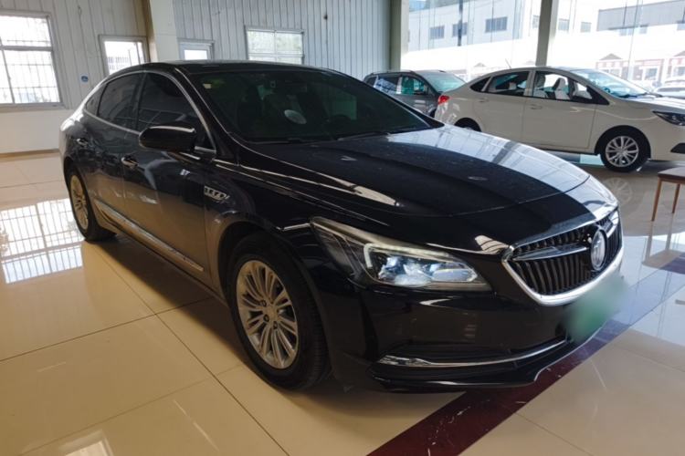 Used Buick LaCrosse 2018 20T Luxury Model Front Right 45 Deg