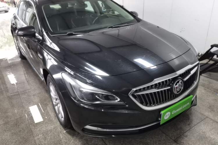 Used Buick LaCrosse 2018 20T Elite Edition Front Right 45 Deg