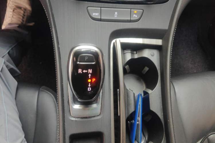 Used Buick LaCrosse 2018 20T Elite Edition Gear Lever