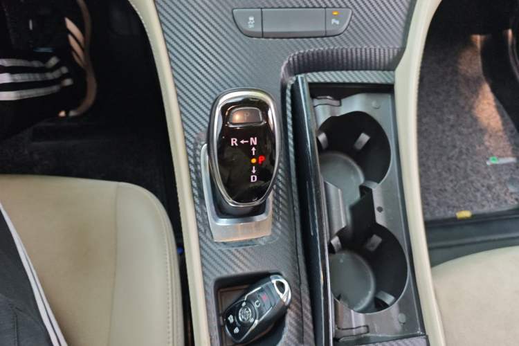Used Buick LaCrosse 2018 30H Elite Edition Gear Lever