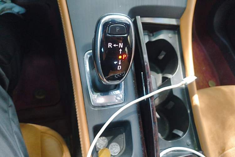 Used Buick LaCrosse 2018 28T Elite Edition Gear Lever