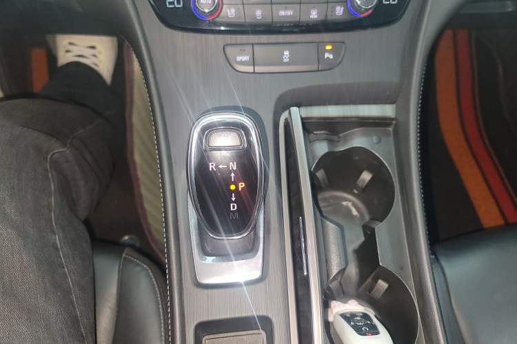 Used Buick LaCrosse 2018 20T Elite Edition Gear Lever
