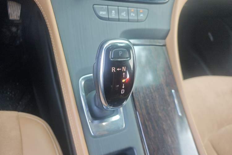 Used Buick LaCrosse 2018 28T Luxury Model Gear Lever