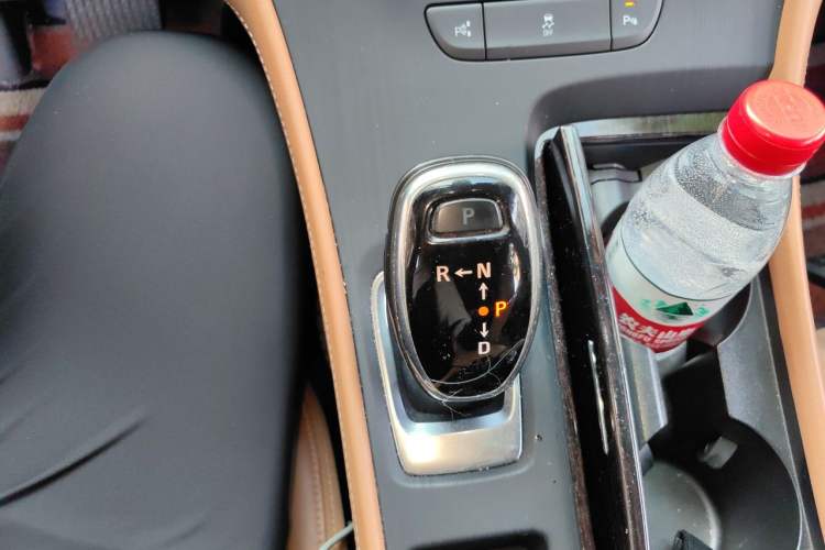 Used Buick LaCrosse 2018 28T Elite Edition Gear Lever