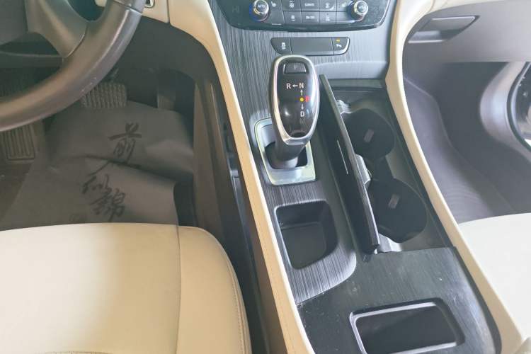 Used Buick LaCrosse 2018 30H Elite Edition Gear Lever